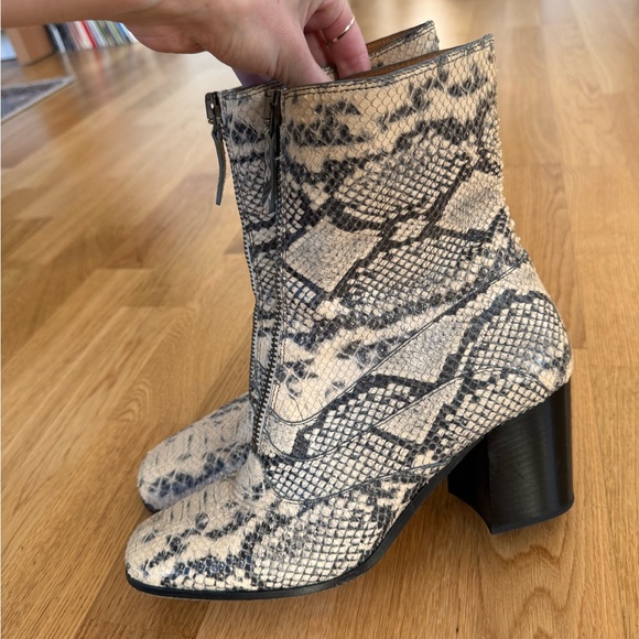 Chloe snake skin heeled ankle boot - Picture 3 of 4